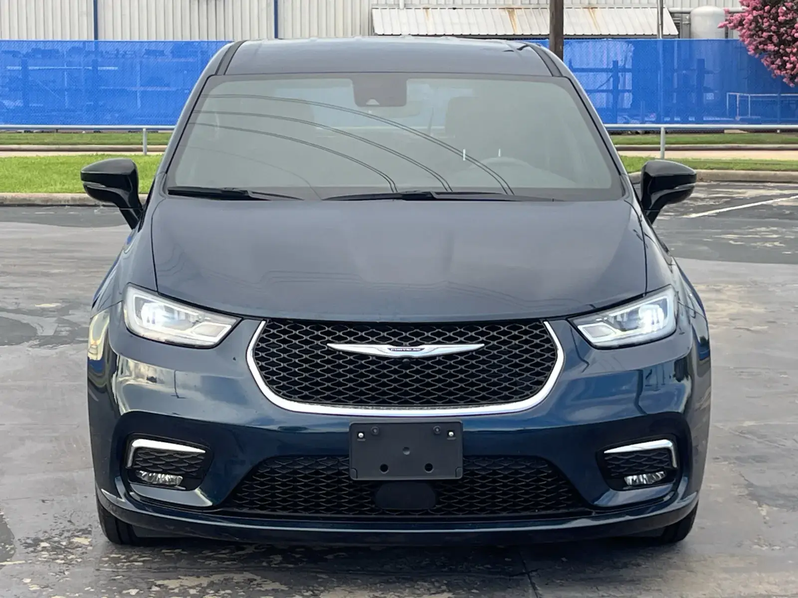 2025 Chrysler Pacifica Select photo 4