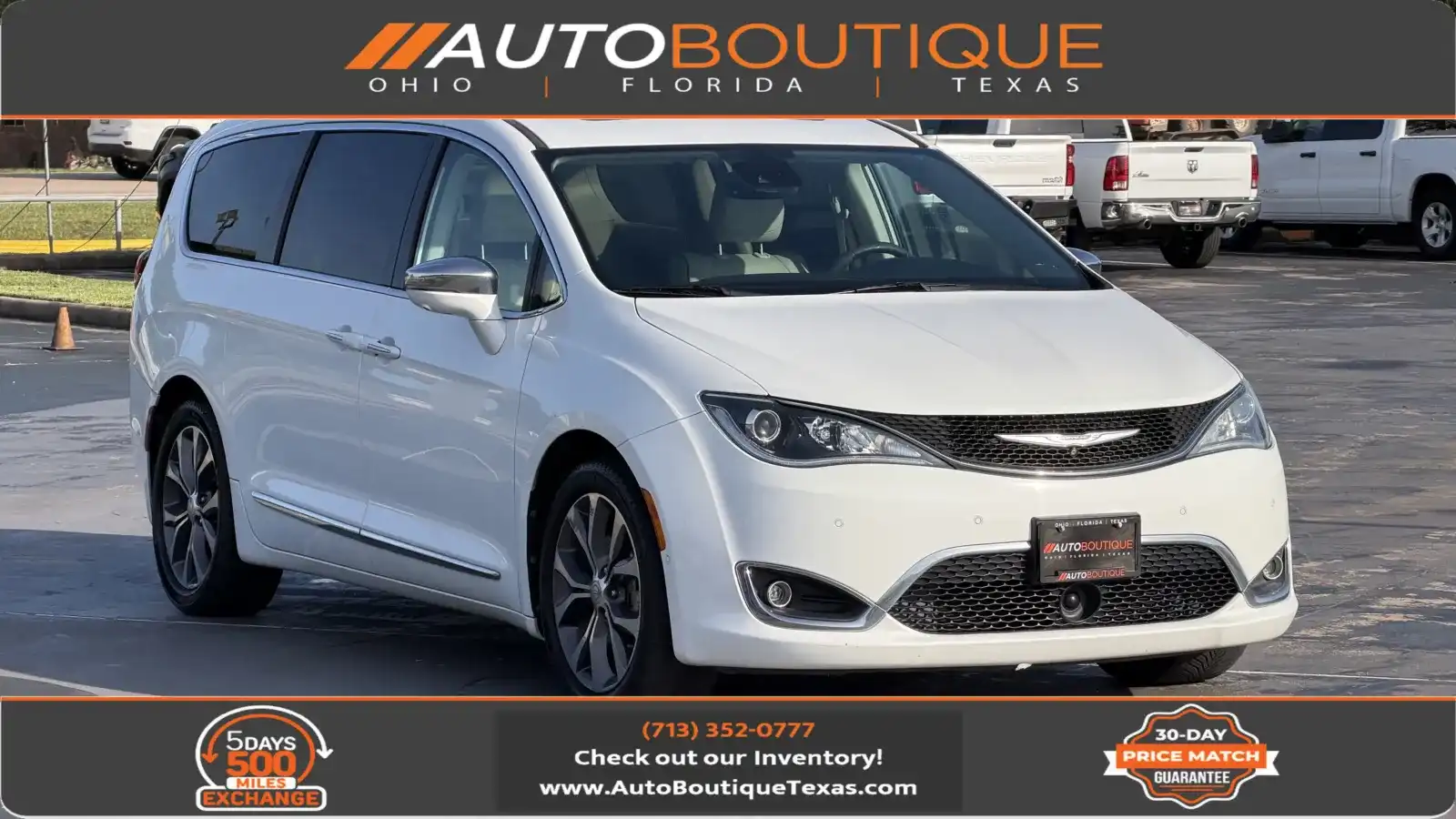 2017 Chrysler Pacifica Limited's photo