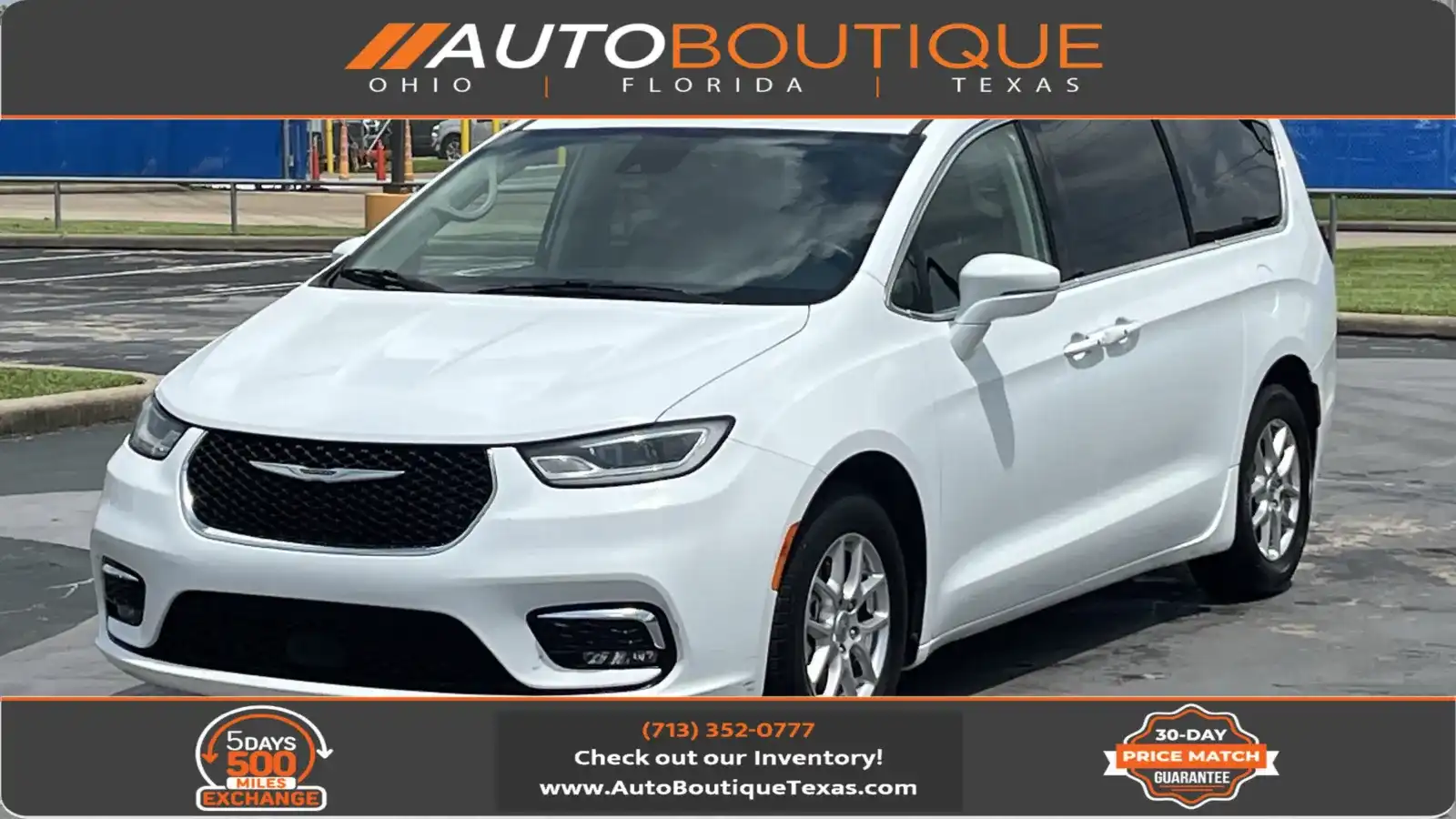2022 Chrysler Pacifica Touring L's photo