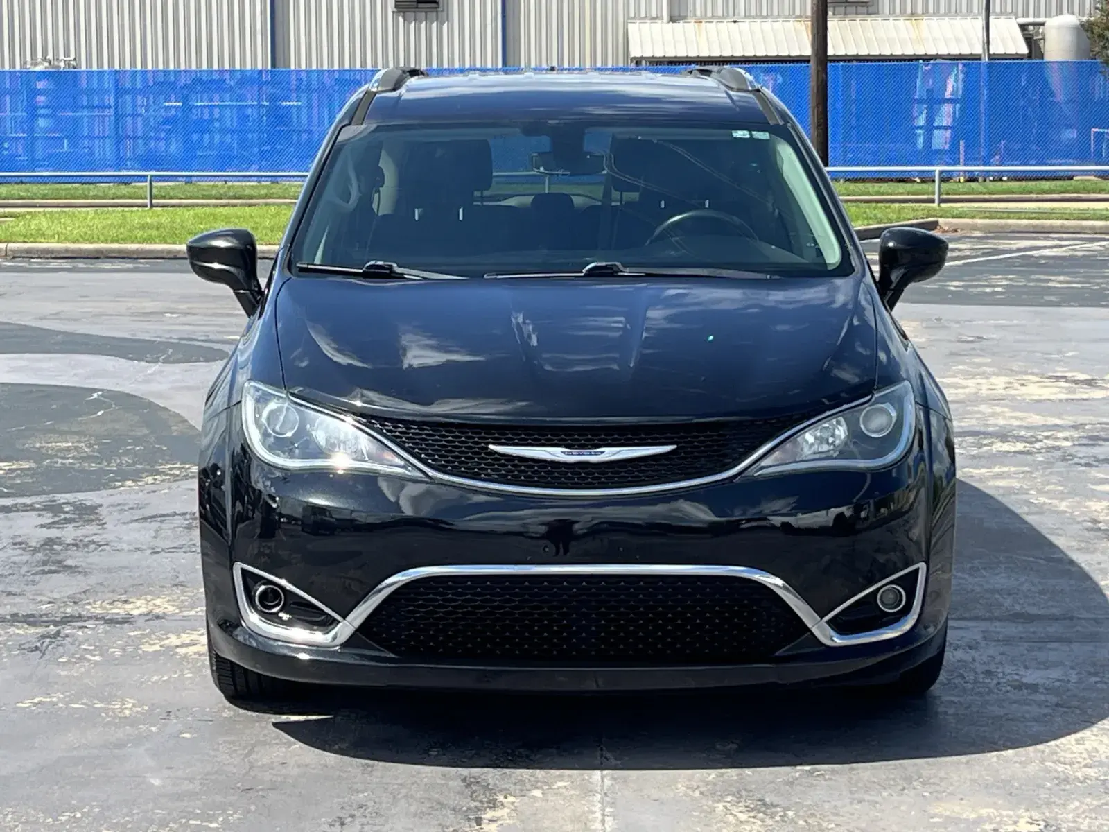 2020 Chrysler Pacifica Touring L photo 4