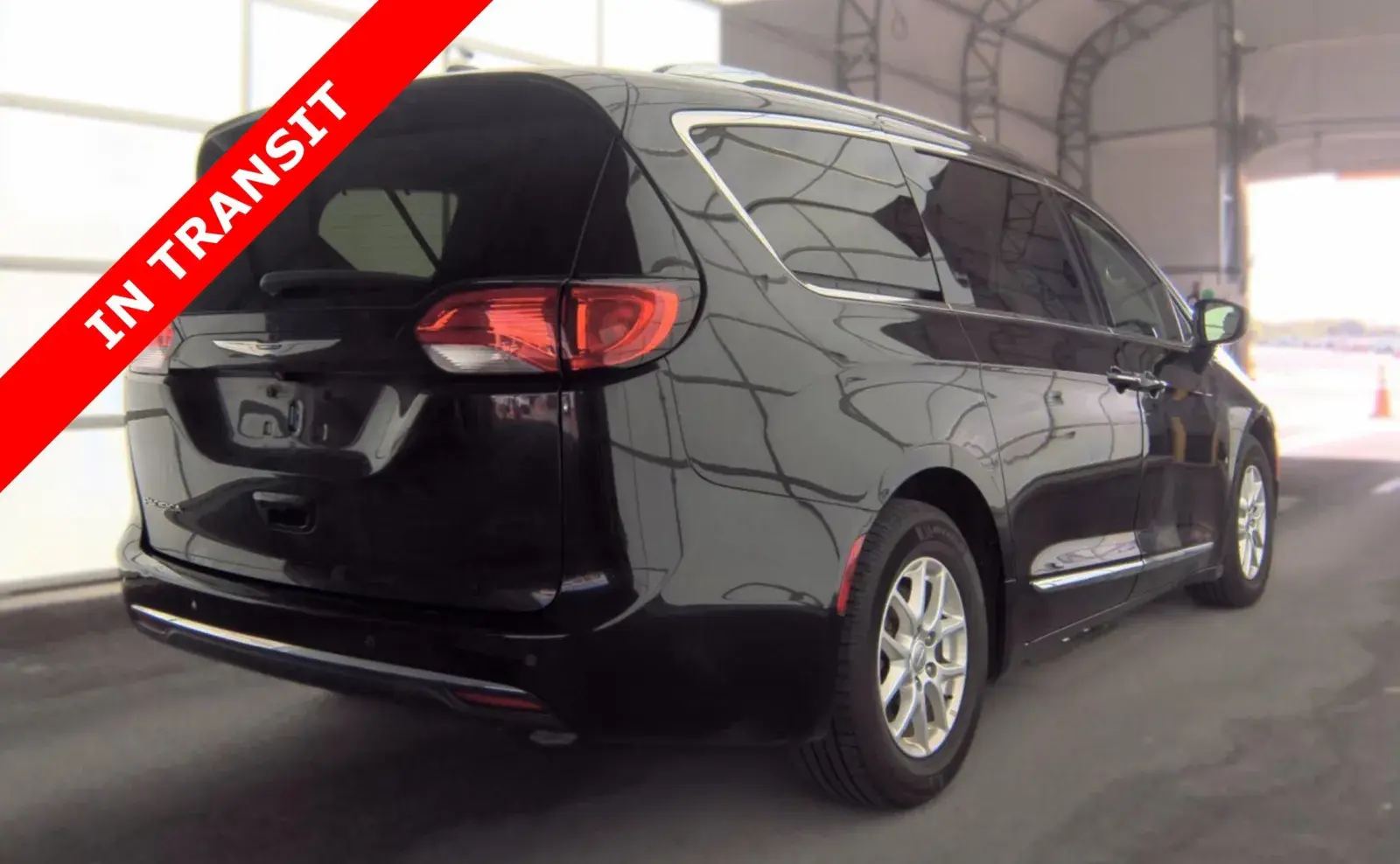 2020 Chrysler Pacifica Touring L photo 3