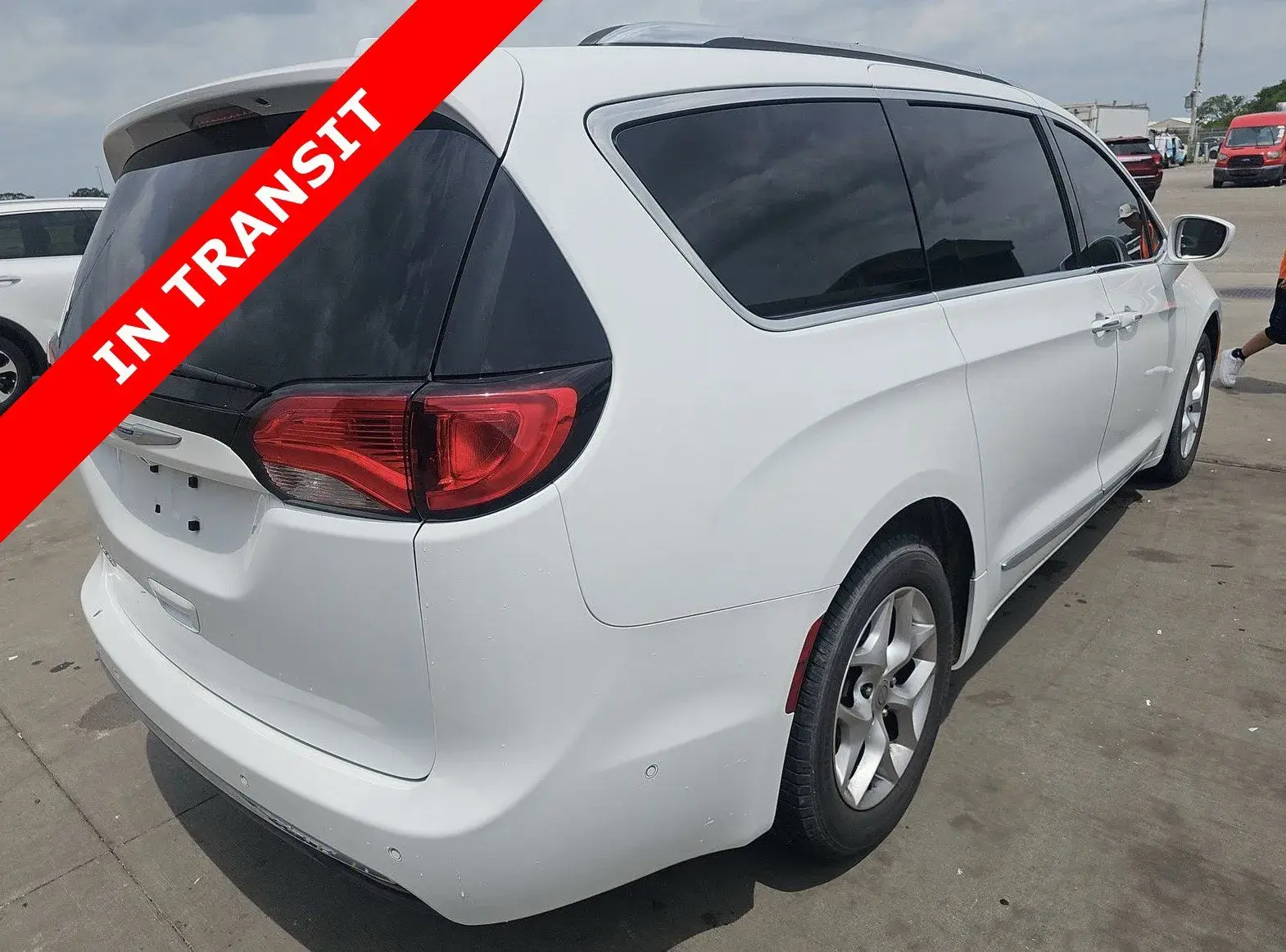 2019 Chrysler Pacifica Touring L Plus photo 4