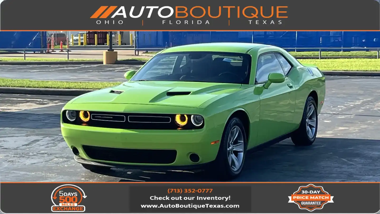 2019 Dodge Challenger SXT Auto's photo