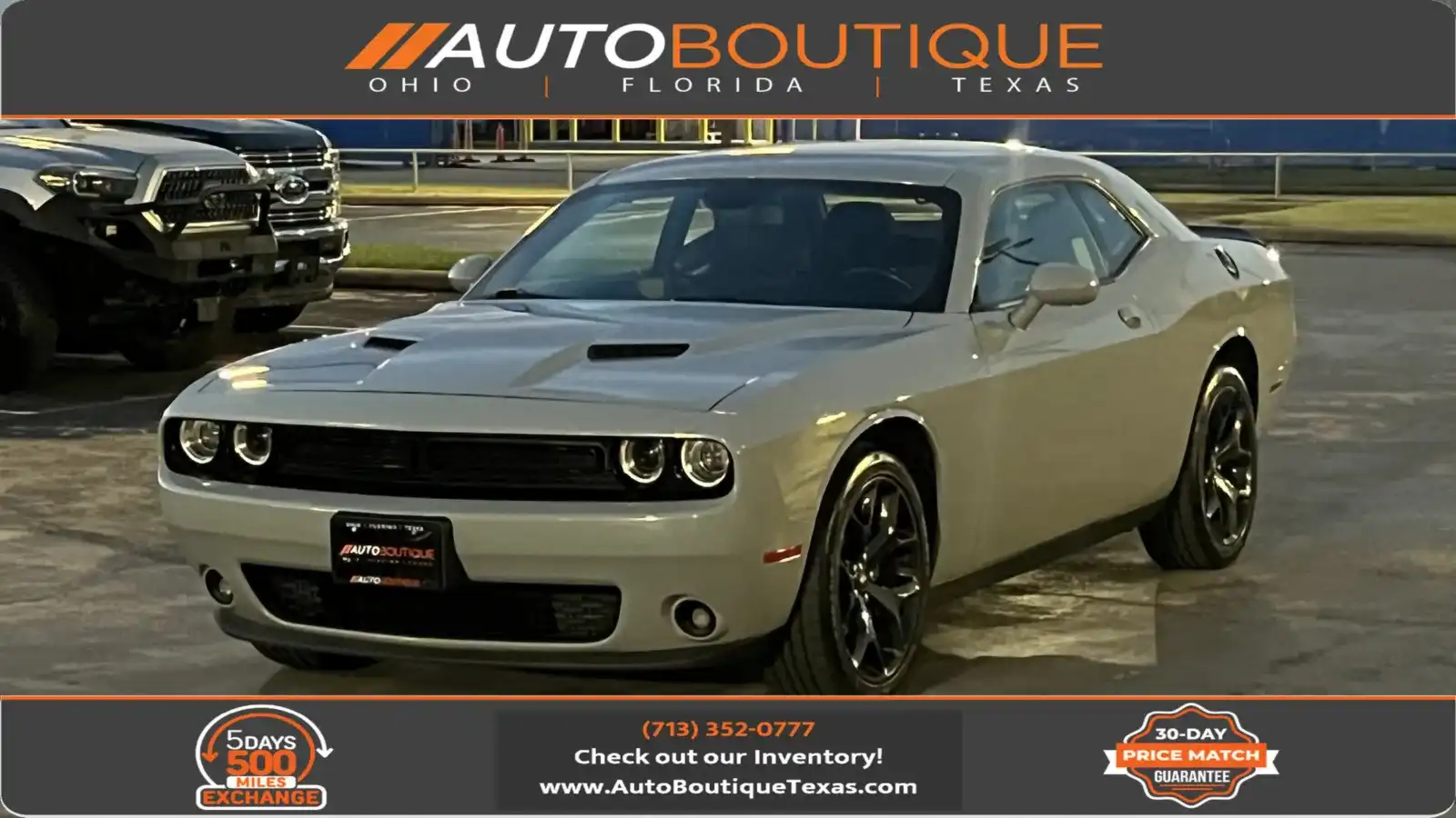 2020 Dodge Challenger SXT Auto's photo