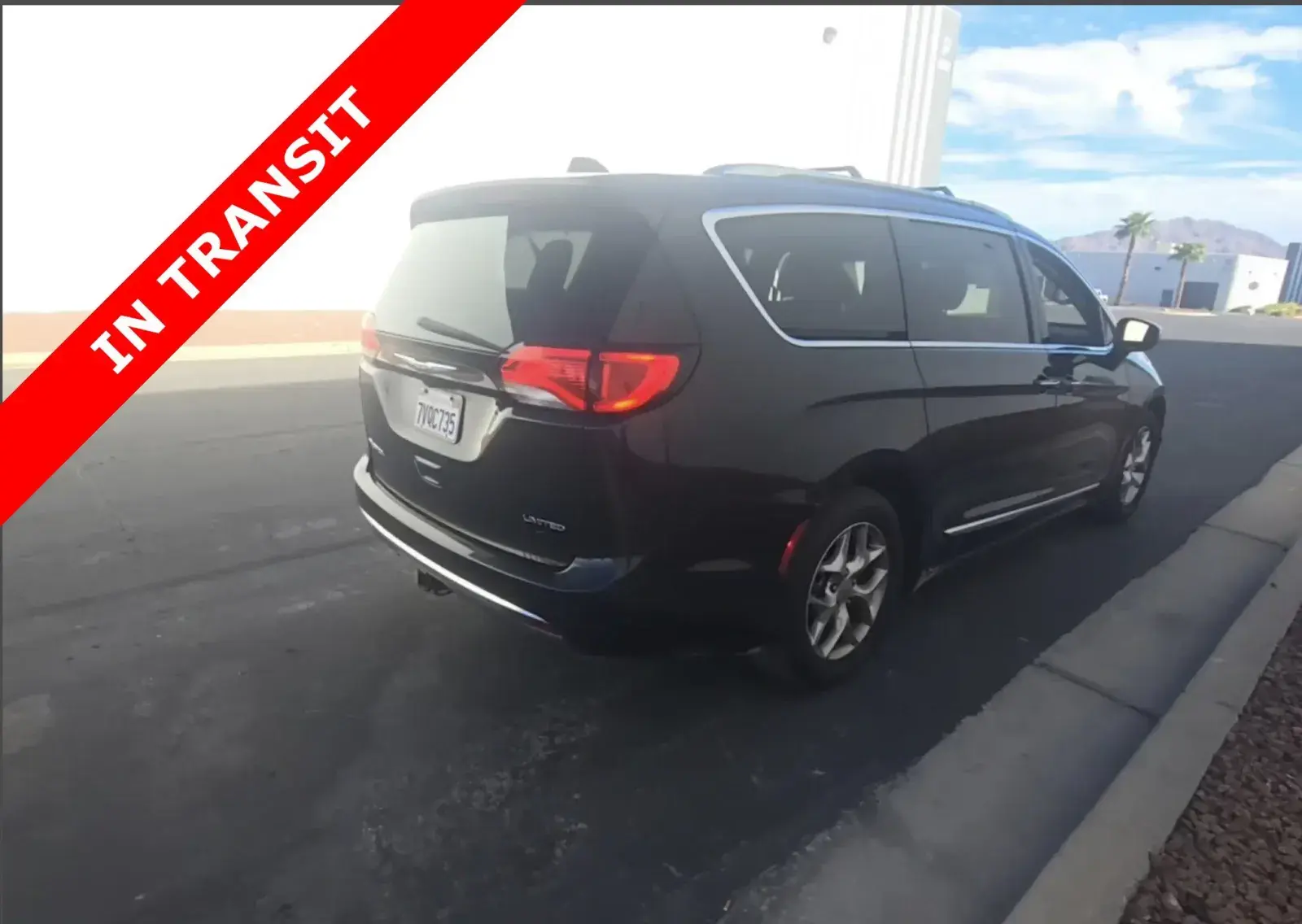 2017 Chrysler Pacifica Limited photo 4