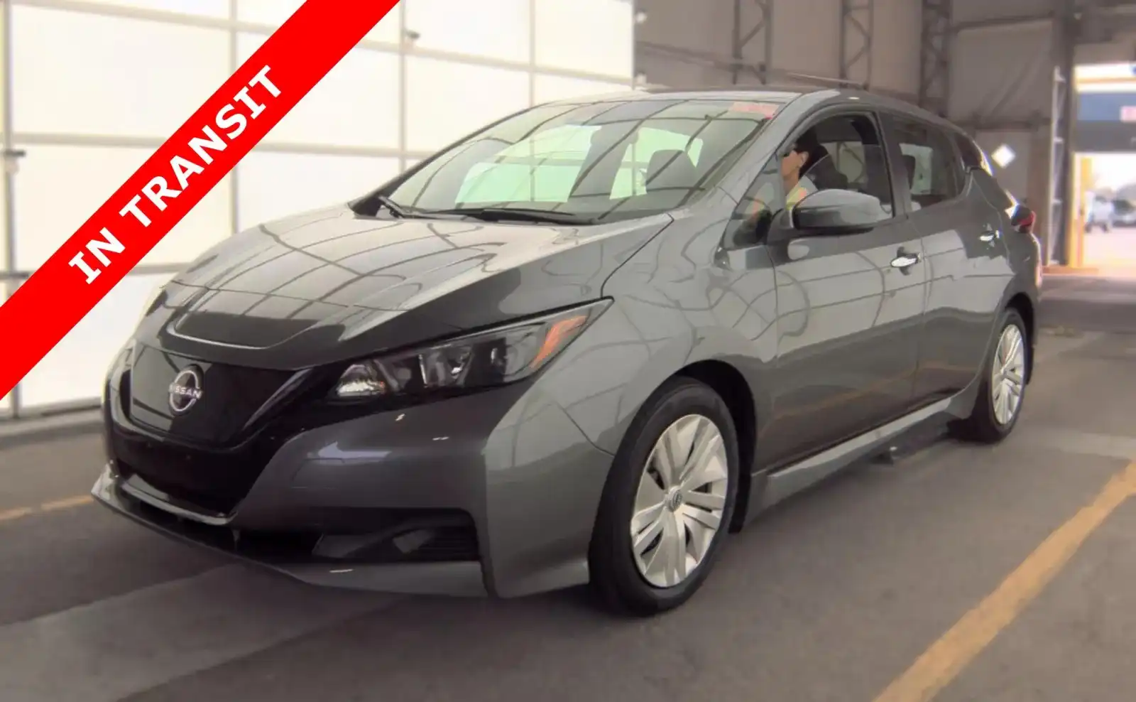 2025 Nissan Leaf S's photo