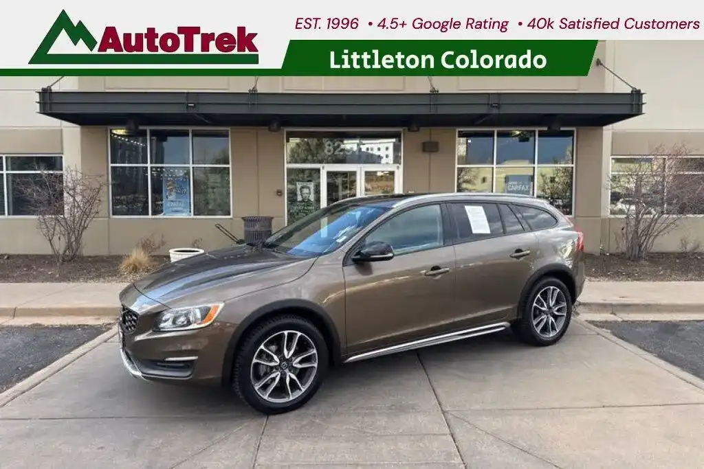 2016 Volvo V60 T5 Cross Country AWD's photo