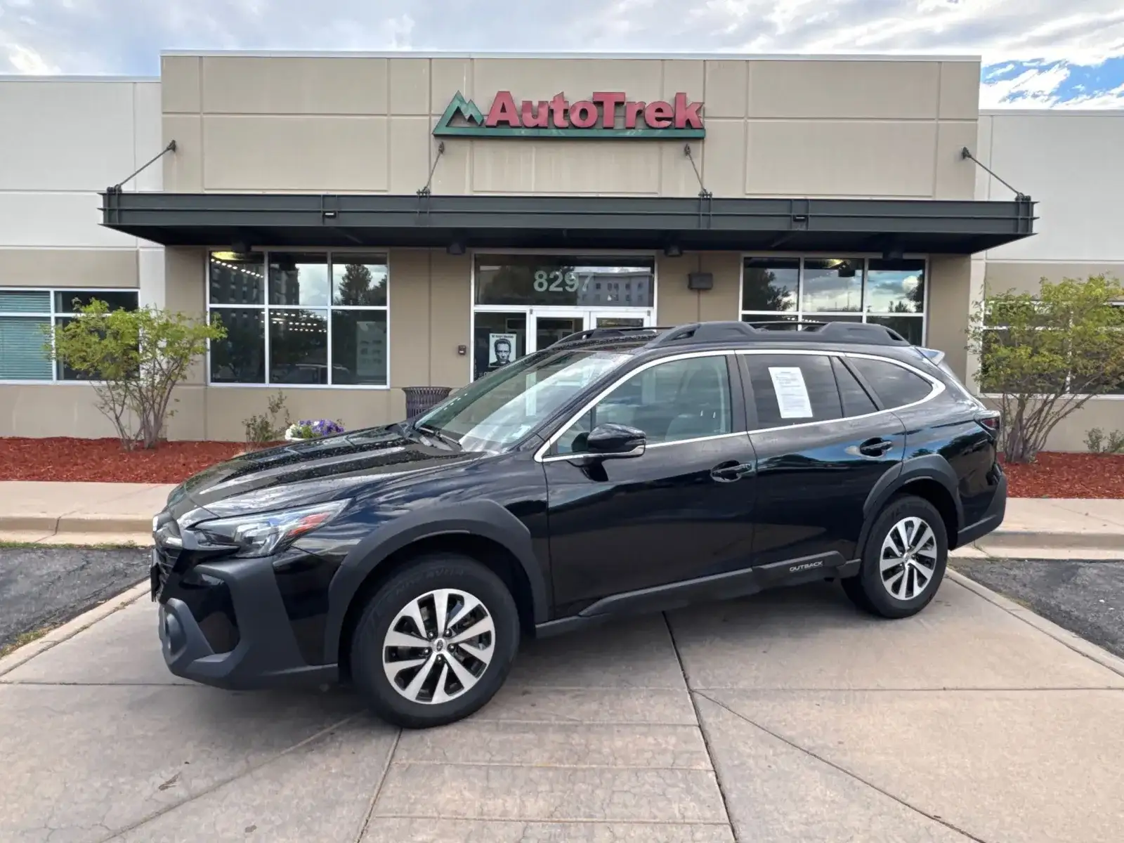 2023 Subaru Outback Premium's photo