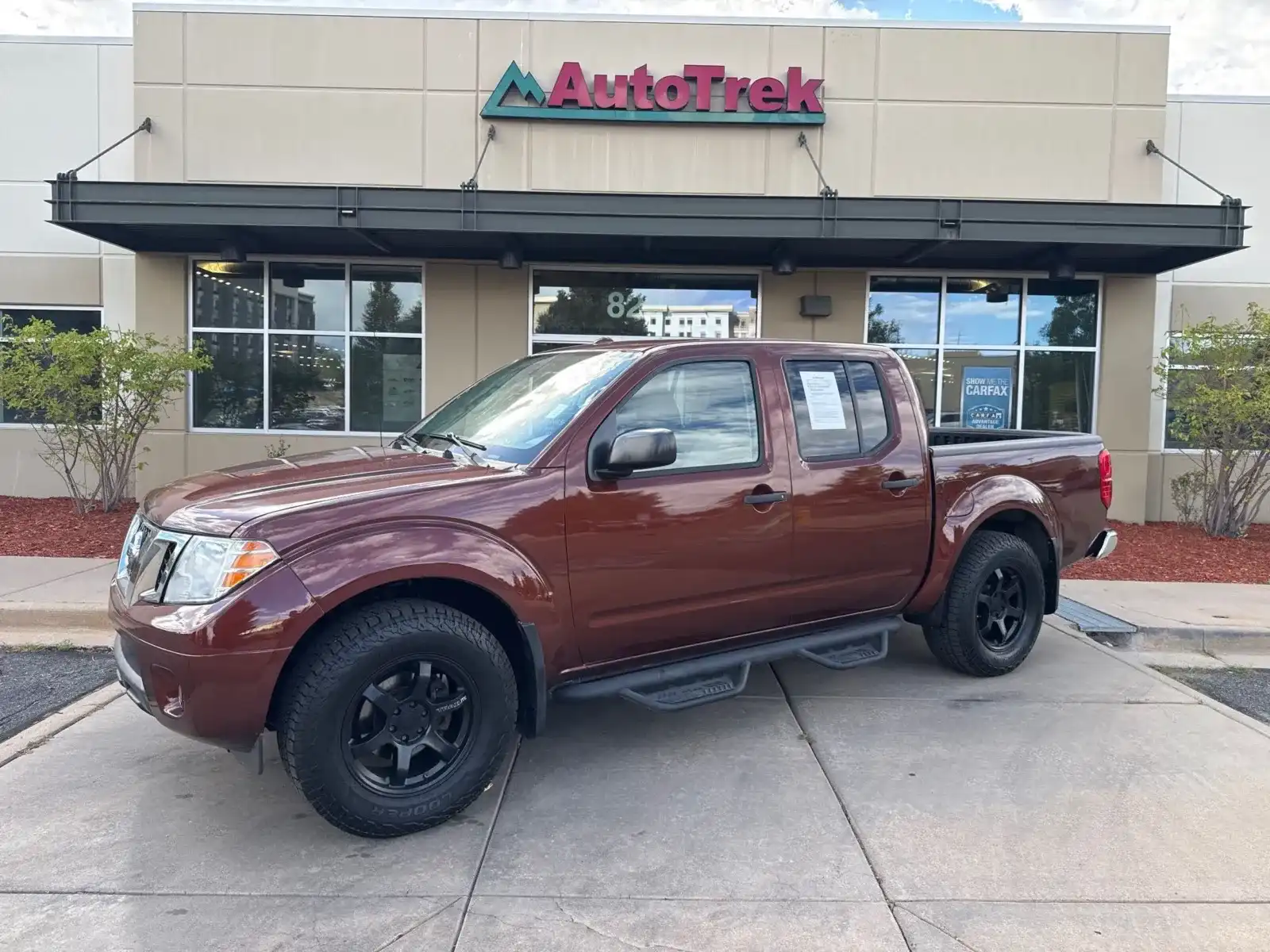 2017 Nissan Frontier 4.0 SV Crew Cab 4WD Auto SWB's photo