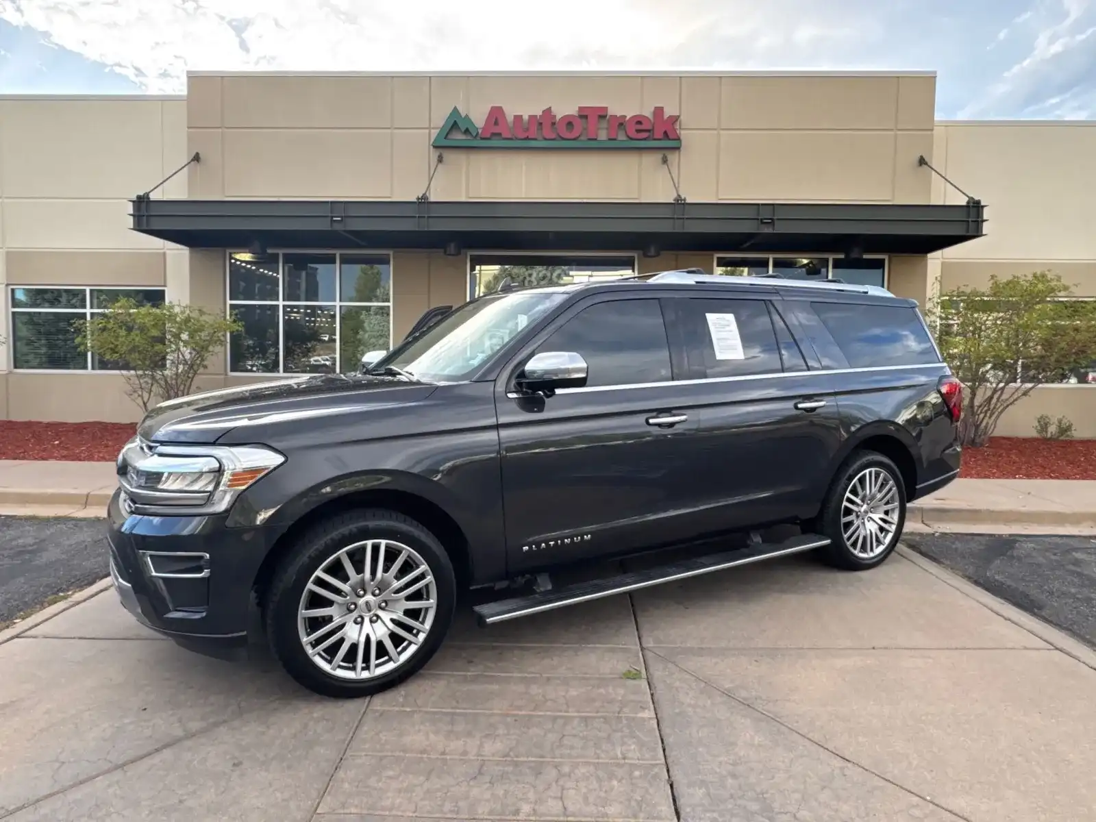 2022 Ford Expedition Platinum 4WD MAX's photo
