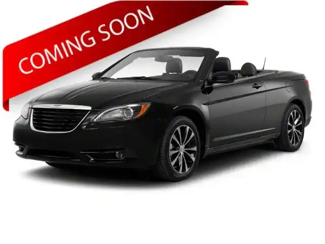 2013 Chrysler 200 S Convertible's photo