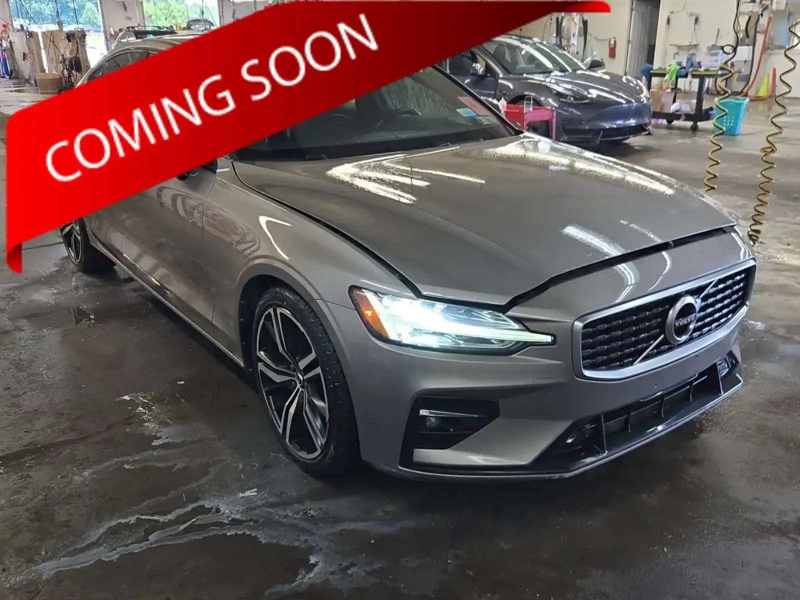 2019 Volvo S60 T6 R-Design AWD's photo