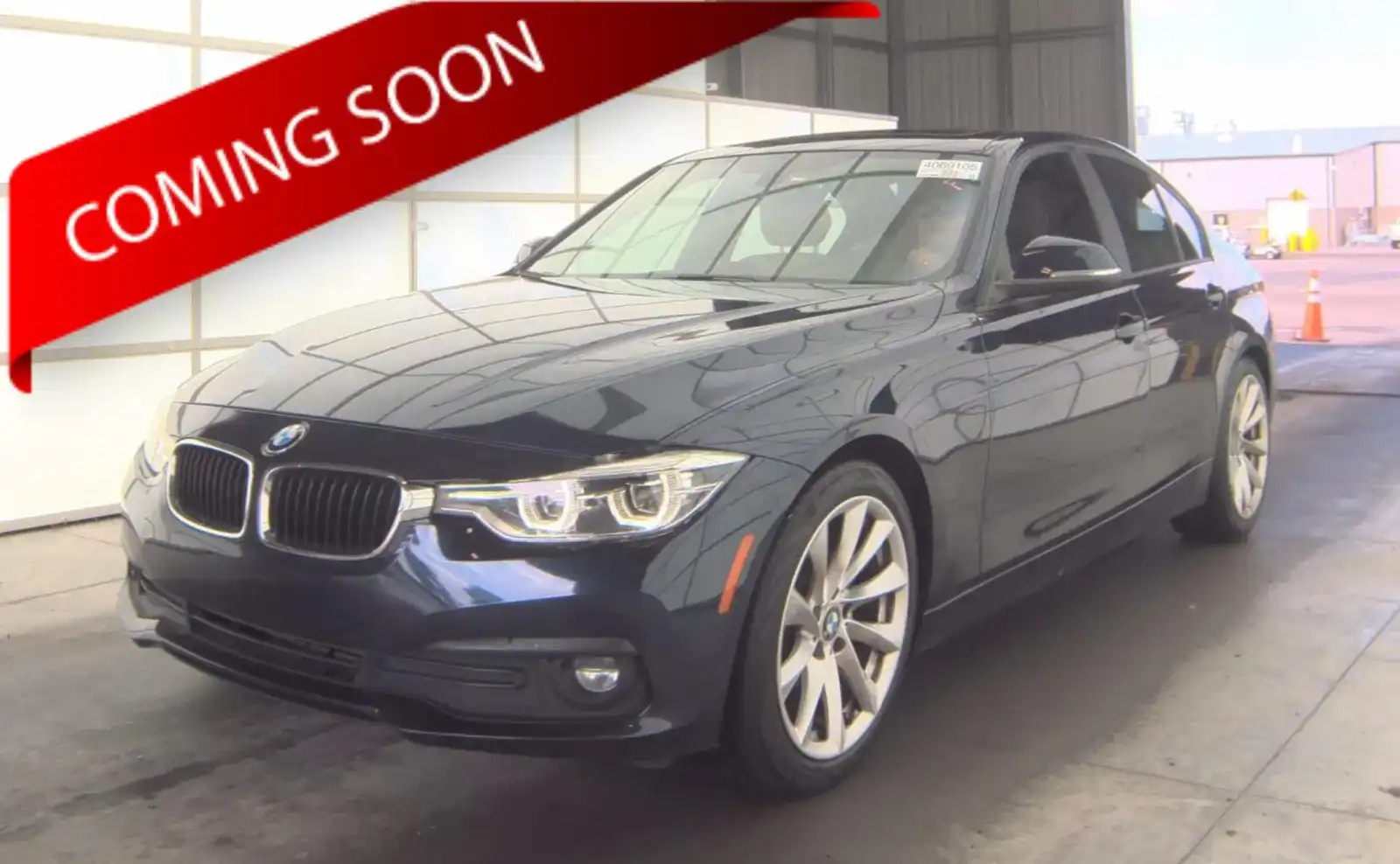 2017 BMW 3 Series 320i Sedan's photo