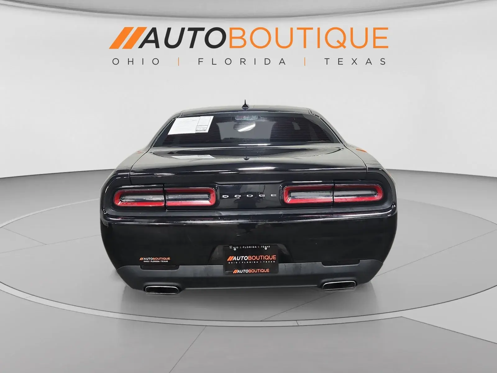 2016 Dodge Challenger SXT photo 4