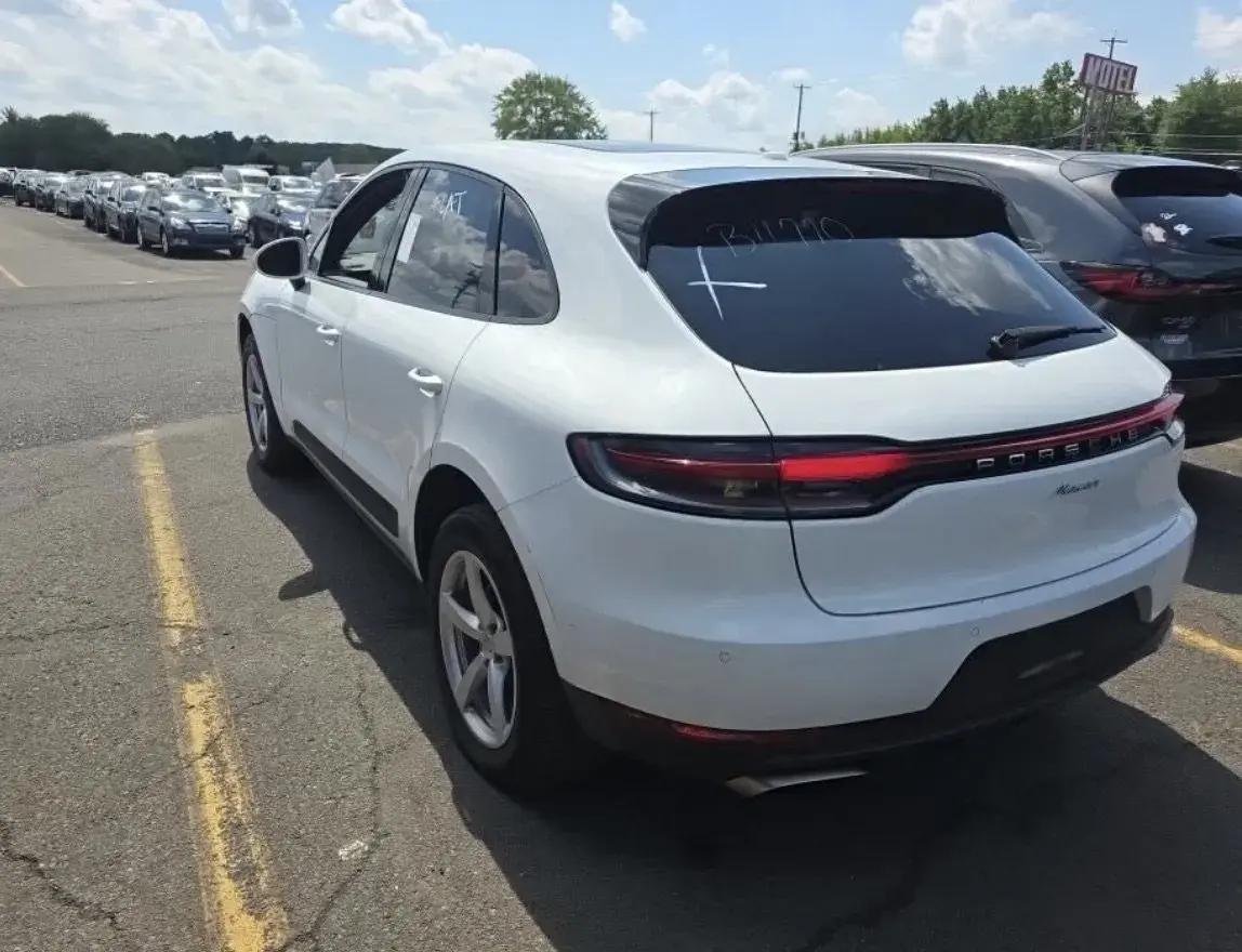 2020 Porsche Macan Base photo 4