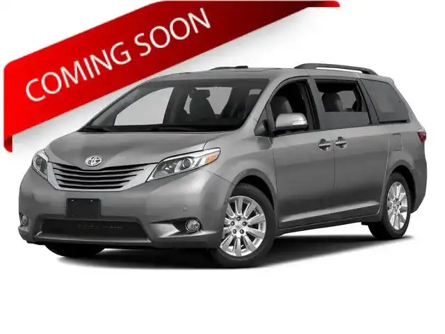 2017 Toyota Sienna XLE V6 7-Passenger Access Seat's photo