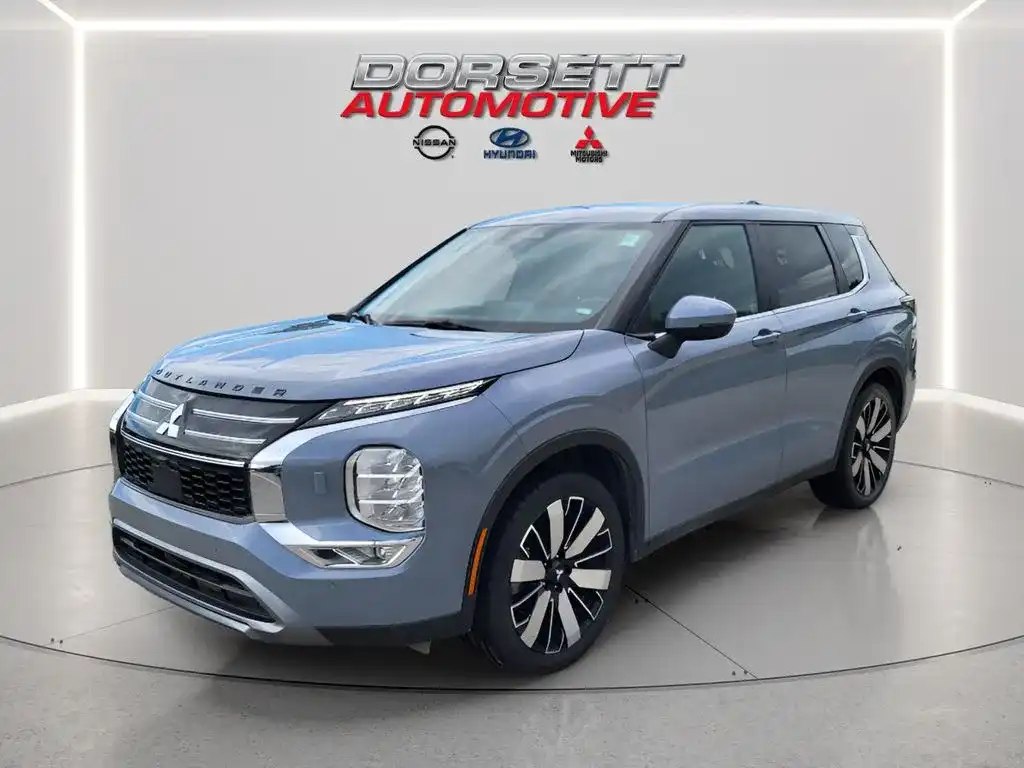2025 Mitsubishi Outlander SE S-AWC's photo