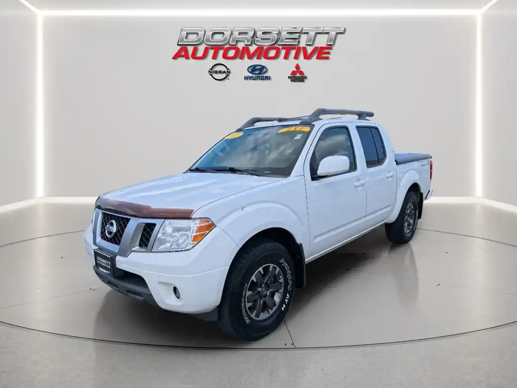 2017 Nissan Frontier 4.0 PRO-4X Crew Cab 4X4 AT's photo