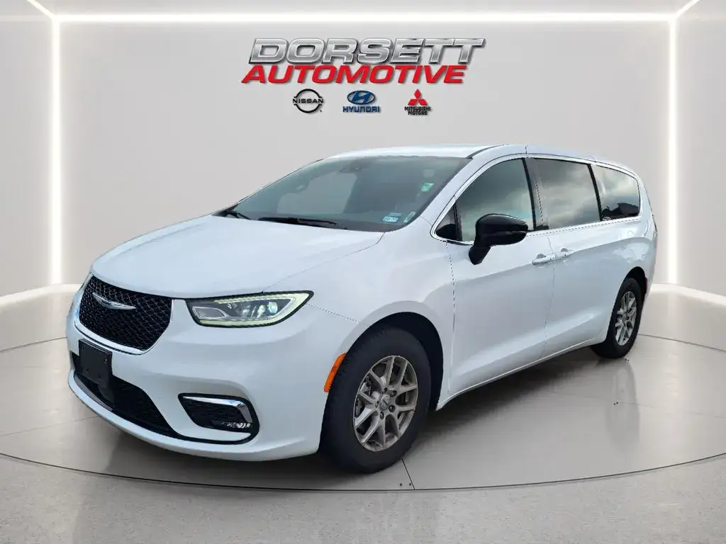 2025 Chrysler Pacifica Select photo 1