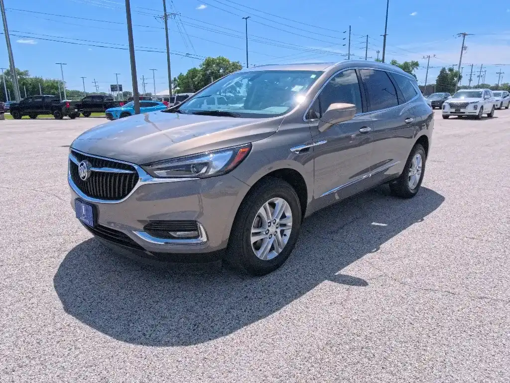 2019 Buick Enclave Essence's photo