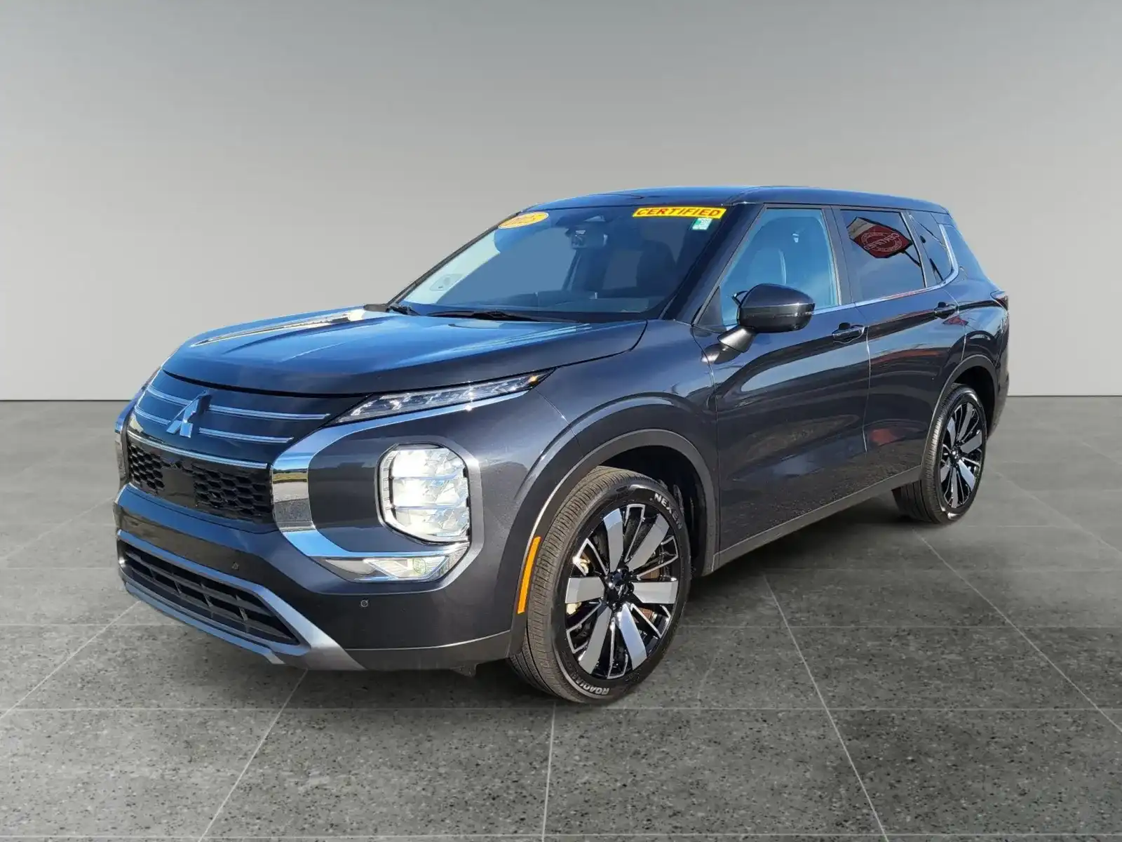 2025 Mitsubishi Outlander SE FWD's photo