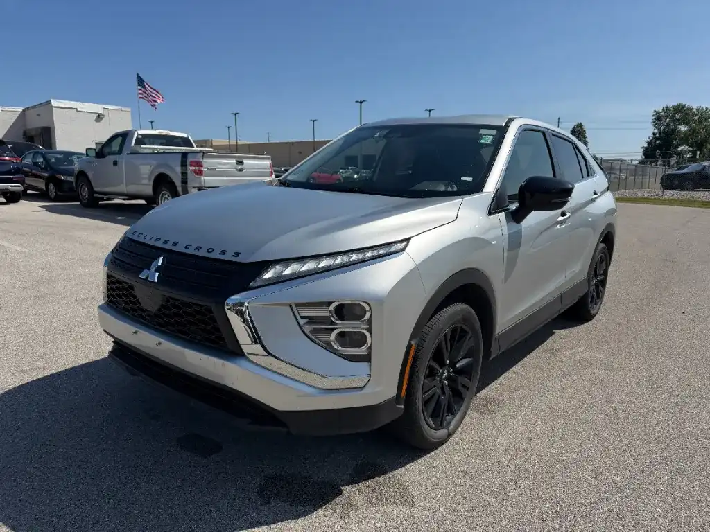 2025 Mitsubishi Eclipse Cross LE S-AWC's photo