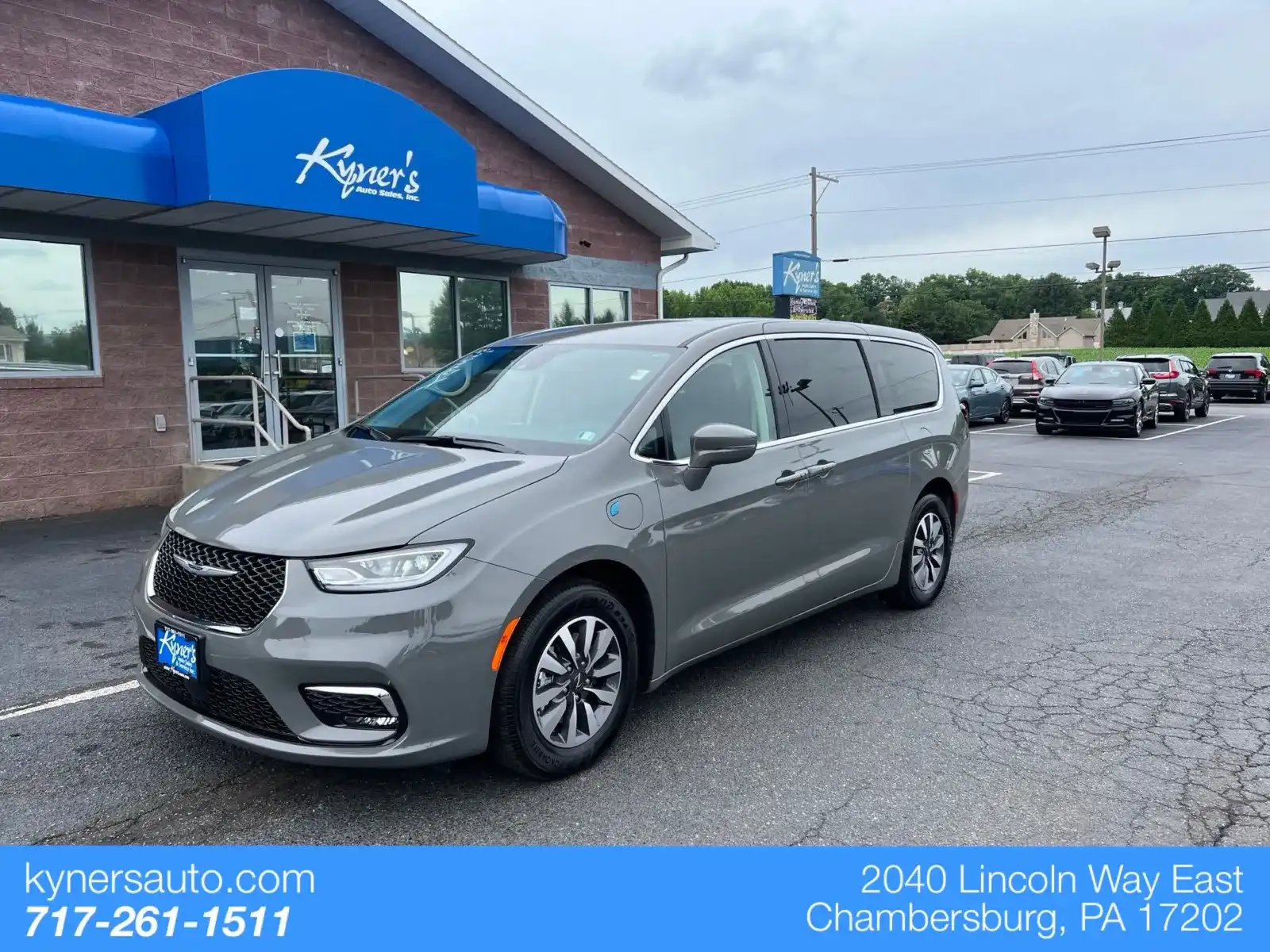 2022 Chrysler Pacifica Hybrid Touring L Hybrid's photo