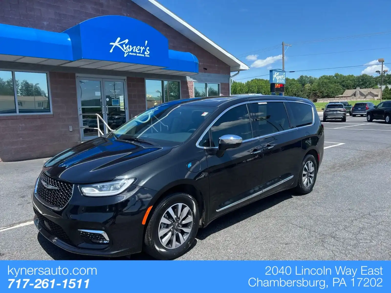 2023 Chrysler Pacifica Hybrid Limited Hybrid's photo