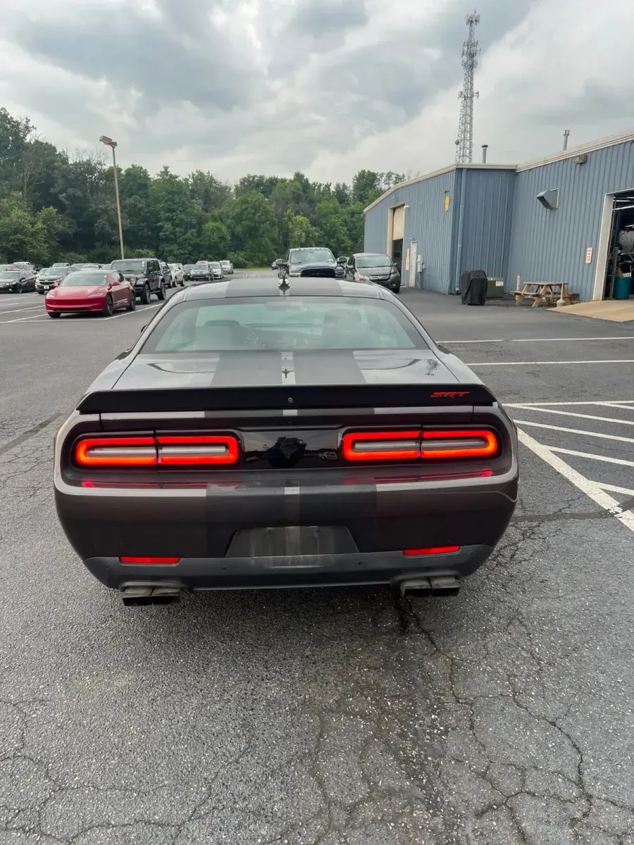 2016 Dodge Challenger SRT Hellcat photo 5