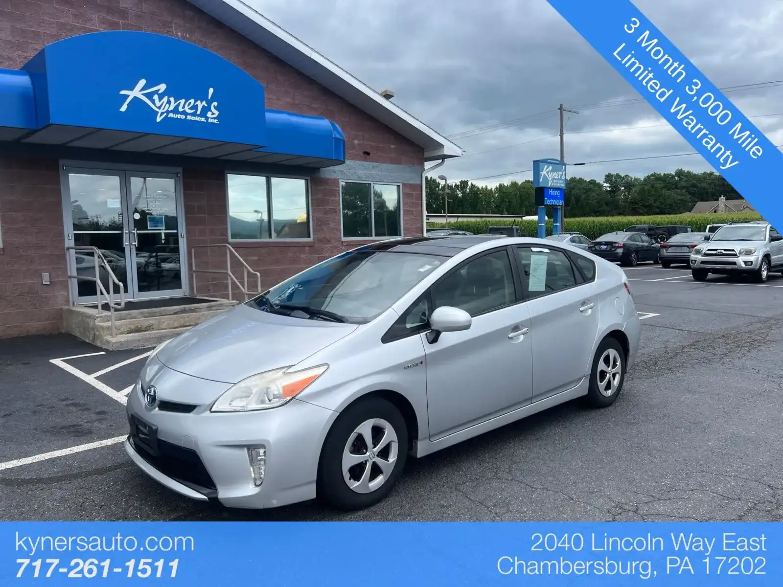 2012 Toyota Prius Four's photo