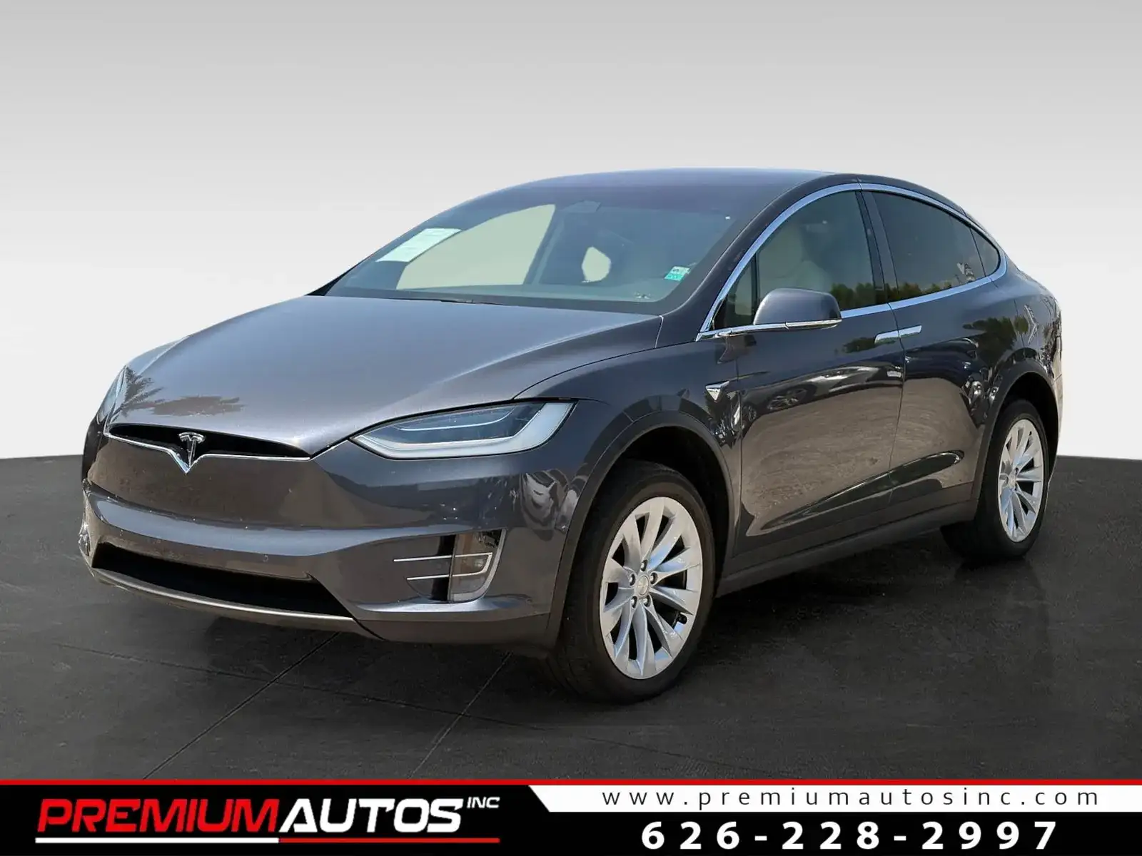 2019 Tesla Model X Long Range's photo