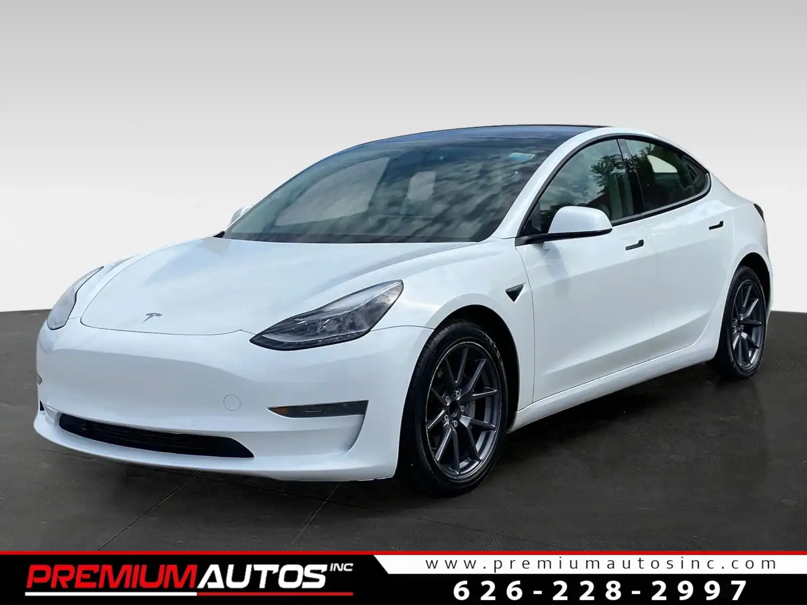 2021 Tesla Model 3 Standard Range Plus's photo