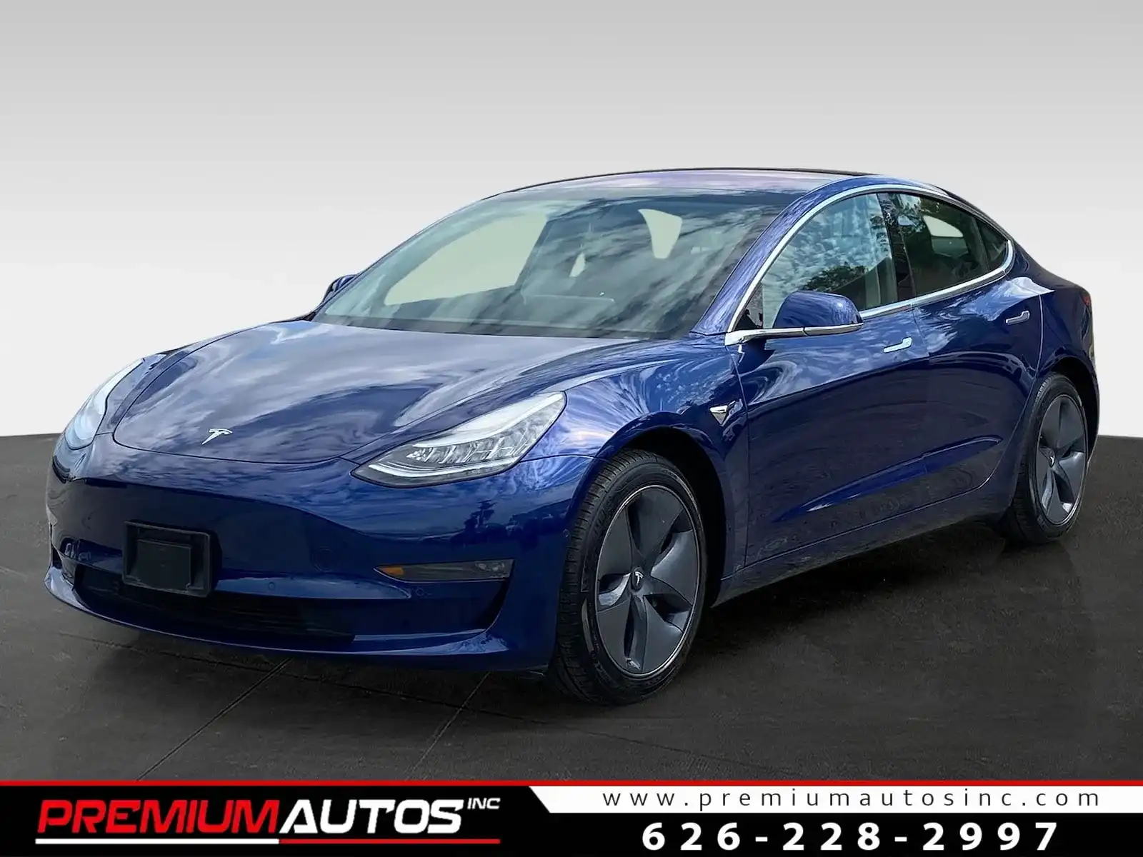 2019 Tesla Model 3 Rear-Wheel Drive Mid Range's photo