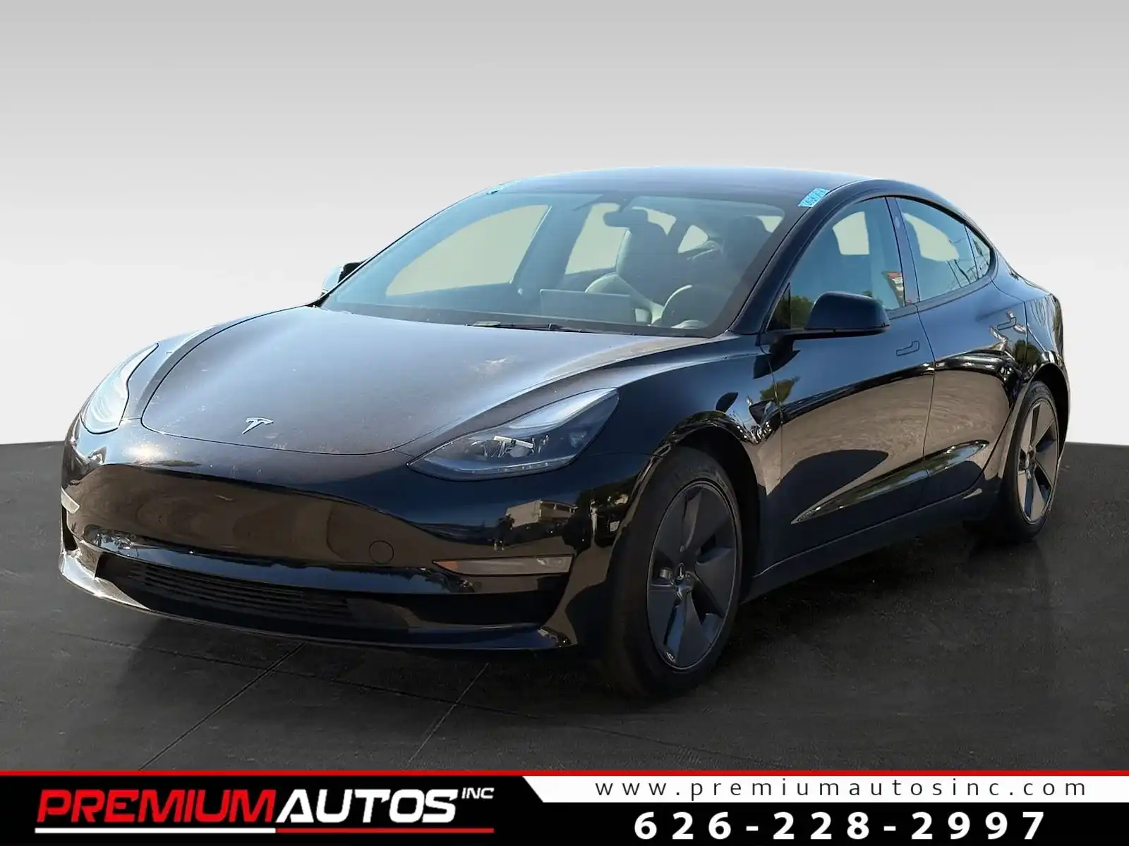 2022 Tesla Model 3 Standard Range Plus's photo