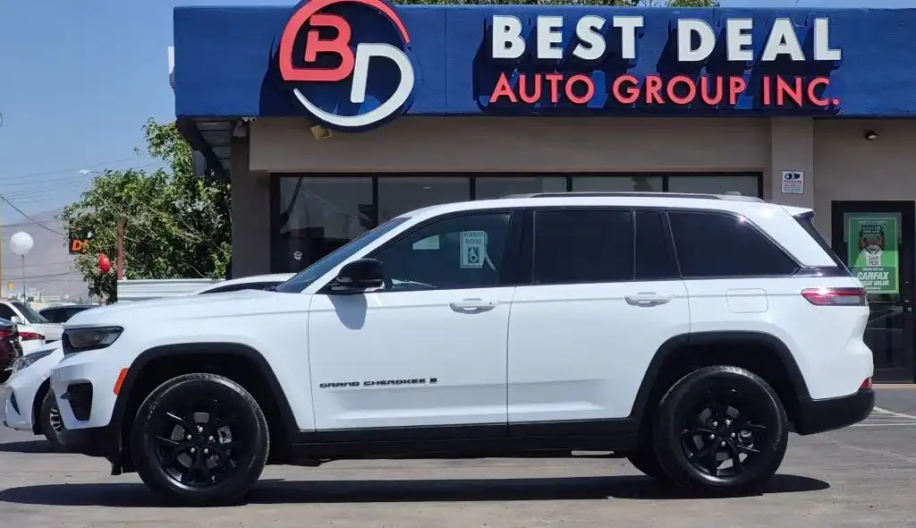 2024 Jeep Grand Cherokee Altitude 4x4's photo
