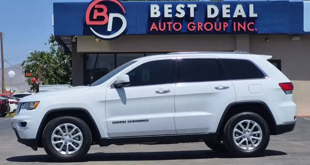 2021 Jeep Grand Cherokee Laredo E's photo