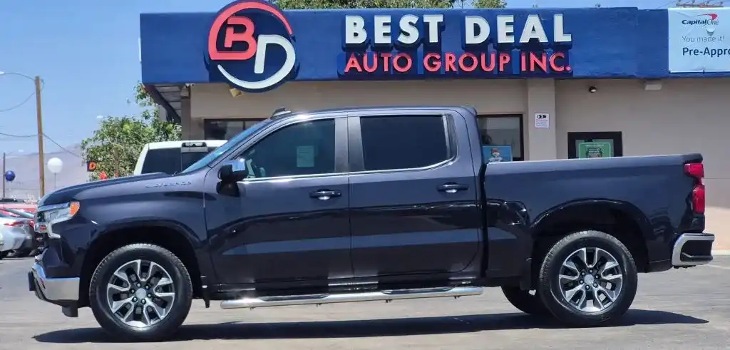 2023 Chevrolet Silverado 1500 LT Crew Cab Short Box's photo