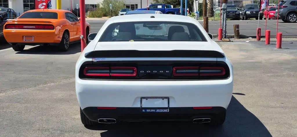 2023 Dodge Challenger SXT Auto photo 5