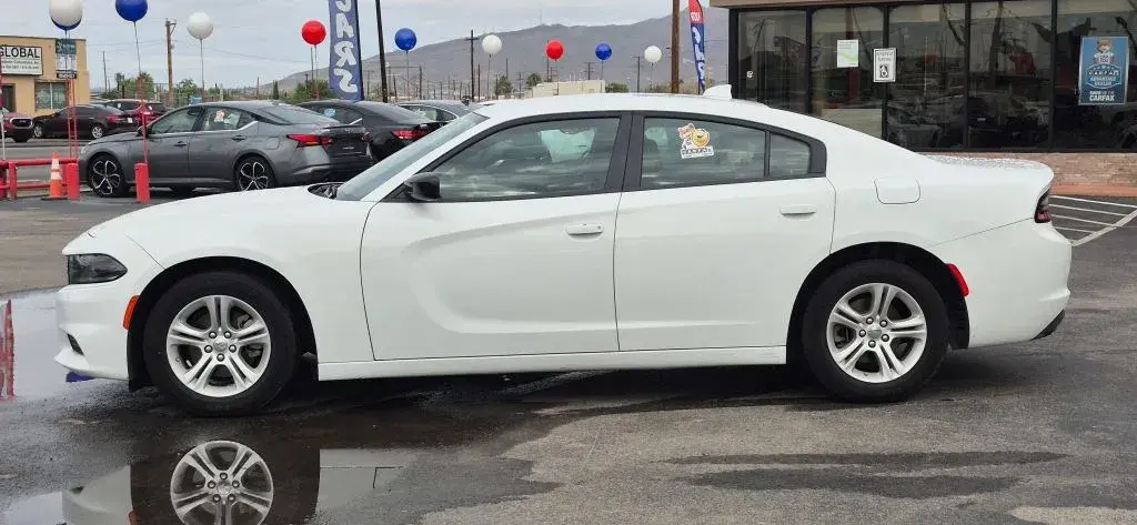 2023 Dodge Charger SXT photo 3