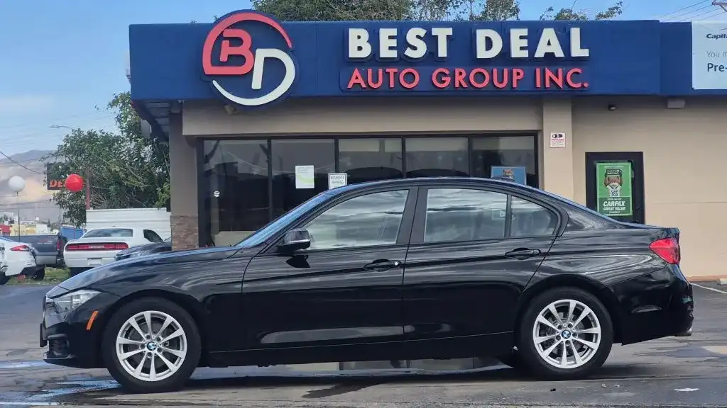 2016 BMW 3 Series 320i Sedan's photo