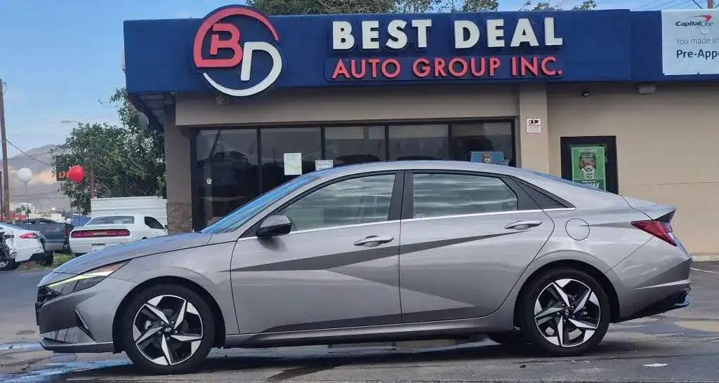 2023 Hyundai Elantra 2.0 Limited IVT SULEV's photo