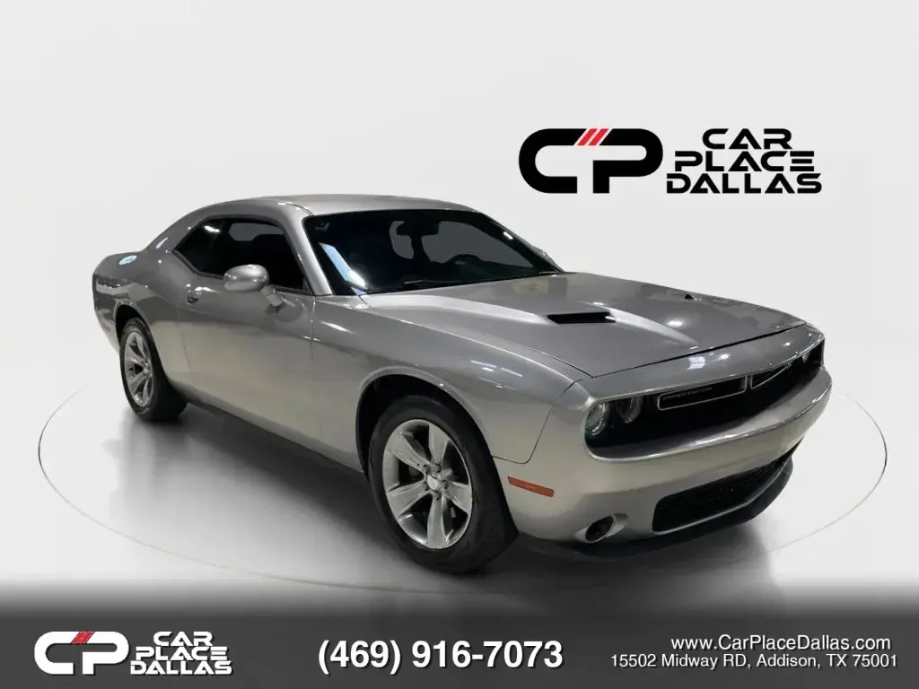 2016 Dodge Challenger SXT photo 5
