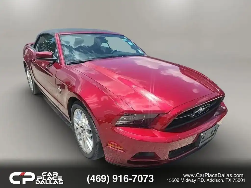 2014 Ford Mustang V6 Premium's photo