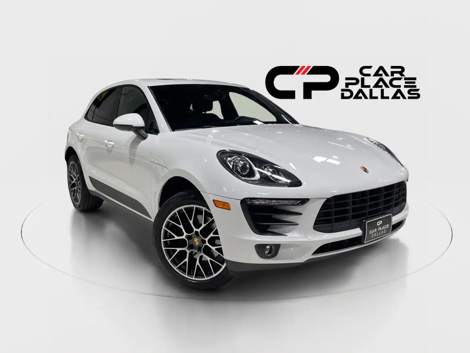 2018 Porsche Macan Base's photo