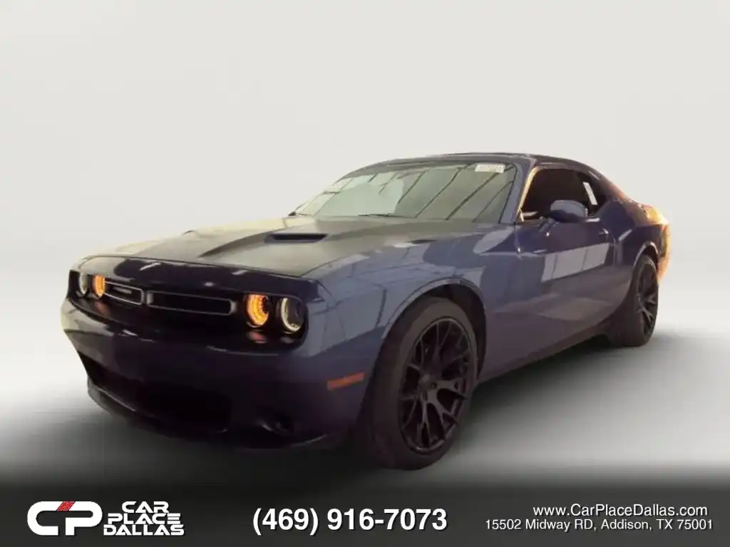 2019 Dodge Challenger SXT Auto's photo