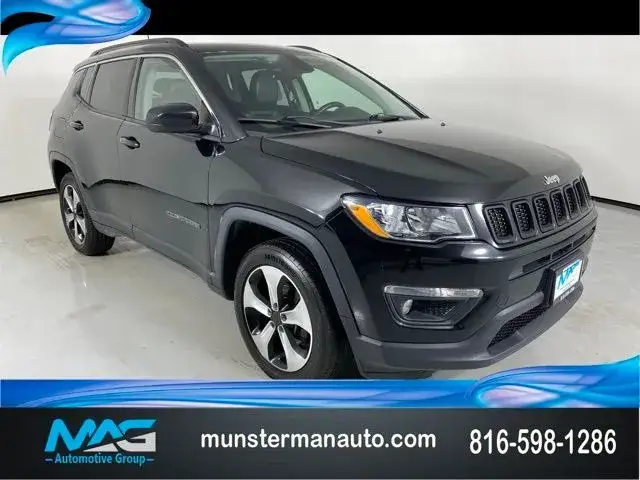2017 Jeep Compass Latitude 4X4 photo 1