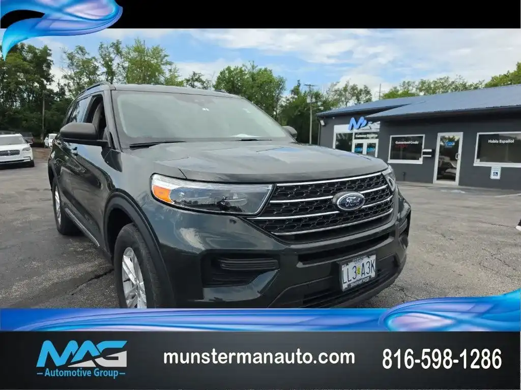 2023 Ford Explorer XLT 4WD's photo