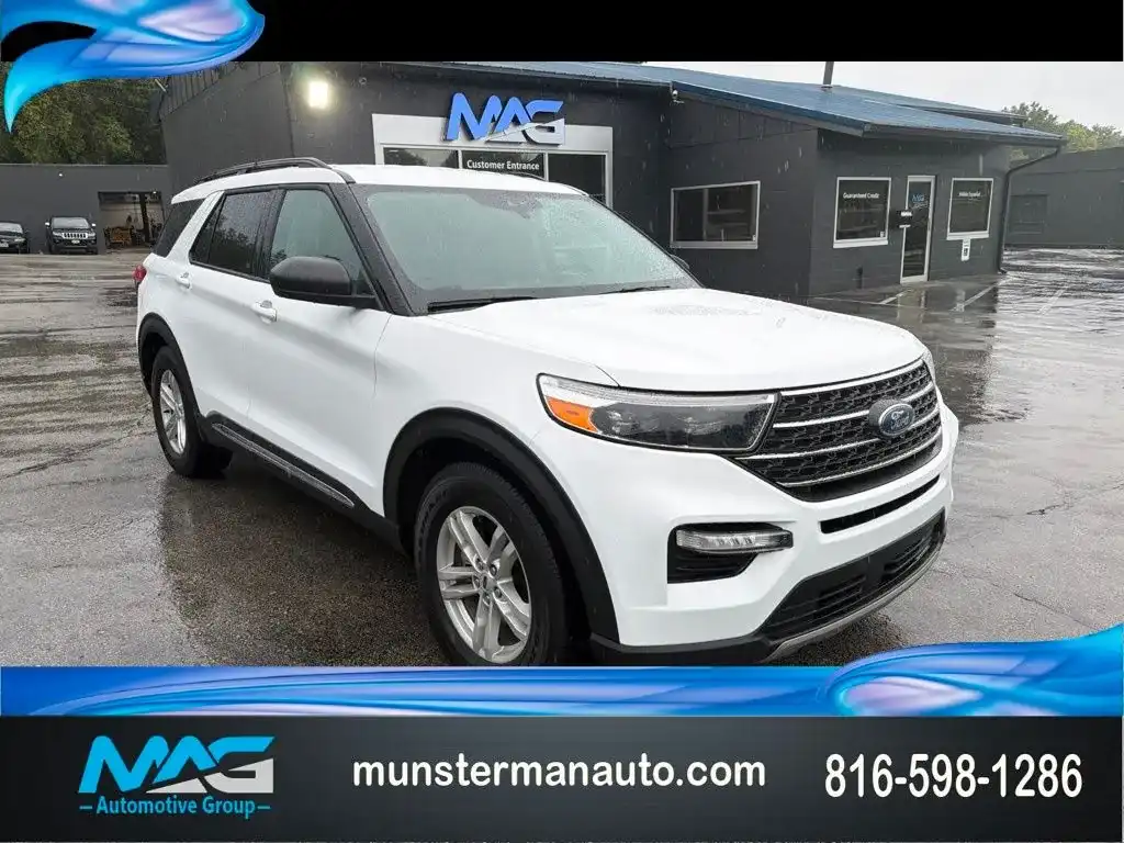 2023 Ford Explorer XLT RWD's photo