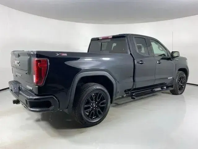 2021 GMC Sierra Elevation 4WD Double Cab Standard Box photo 3