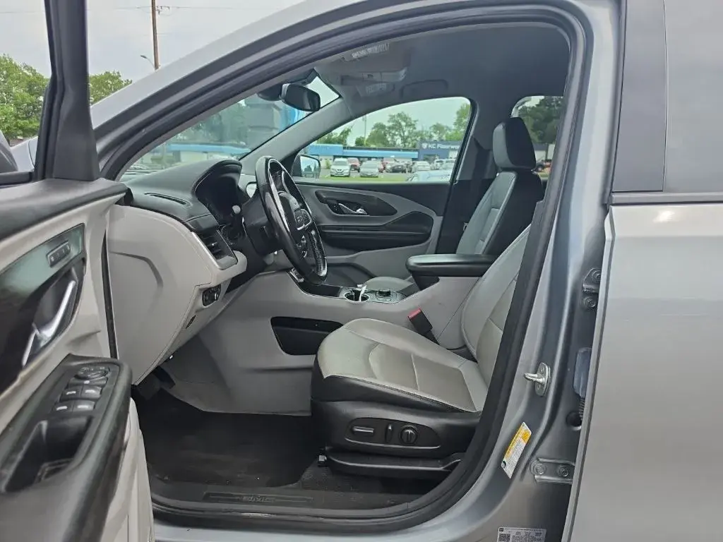 2023 GMC Terrain SLT AWD photo 5